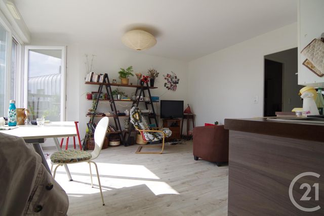 Afficher la photo en grand Appartement F2 à vendre - 2 pièces - 44.55 m2 - ST HERBLAIN - 44 - PAYS-DE-LOIRE - Century 21 Longchamp