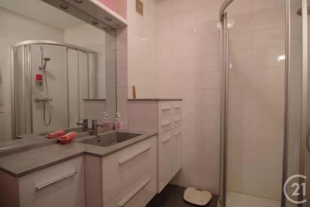Appartement F4 à vendre - 4 pièces - 87.0 m2 - ST HERBLAIN - 44 - PAYS-DE-LOIRE - Century 21 Longchamp Appartement F4 à vendre - 4 pièces - 87.0 m2 - ST HERBLAIN - 44 - PAYS-DE-LOIRE - Century 21 Longchamp