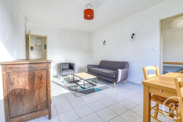 Appartement F4 à louer - 4 pièces - 77.0 m2 - NANTES - 44 - PAYS-DE-LOIRE - Century 21 Longchamp
