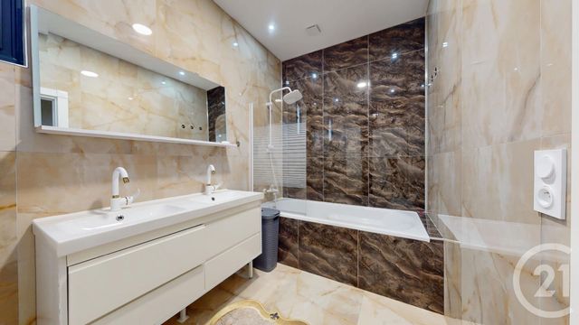 maison à vendre - 6 pièces - 143.85 m2 - ST HERBLAIN - 44 - PAYS-DE-LOIRE - Century 21 Longchamp