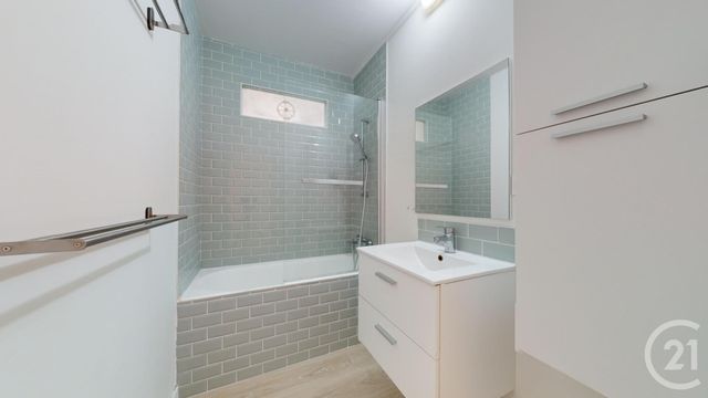 Afficher la photo en grand Appartement F5 à louer - 5 pièces - 88.28 m2 - NANTES - 44 - PAYS-DE-LOIRE - Century 21 Longchamp