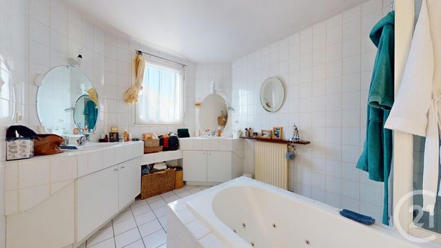 maison à vendre - 8 pièces - 180.32 m2 - ORVAULT - 44 - PAYS-DE-LOIRE - Century 21 Longchamp