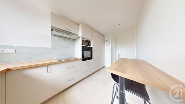 Appartement F4 à louer - 4 pièces - 74.16 m2 - NANTES - 44 - PAYS-DE-LOIRE - Century 21 Longchamp