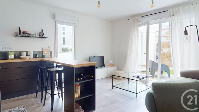 Afficher la photo en grand Appartement T2 à vendre - 2 pièces - 43.0 m2 - ST HERBLAIN - 44 - PAYS-DE-LOIRE - Century 21 Longchamp