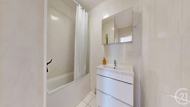 Appartement F3 à louer - 3 pièces - 67.0 m2 - NANTES - 44 - PAYS-DE-LOIRE - Century 21 Longchamp