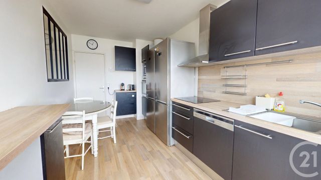 Appartement à vendre - 6 pièces - 102.0 m2 - ST HERBLAIN - 44 - PAYS-DE-LOIRE - Century 21 Longchamp