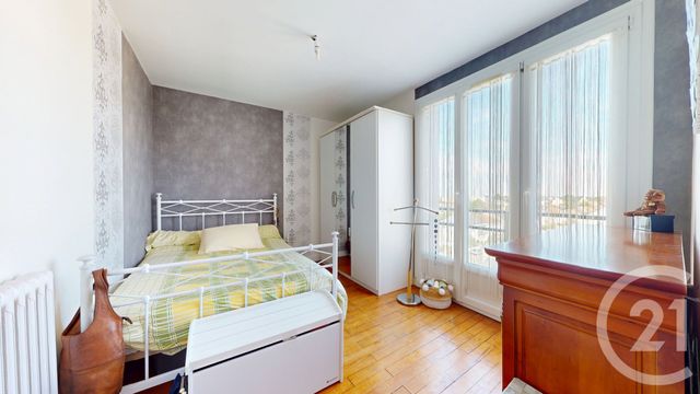 Appartement T4 à vendre - 3 pièces - 70.56 m2 - NANTES - 44 - PAYS-DE-LOIRE - Century 21 Longchamp