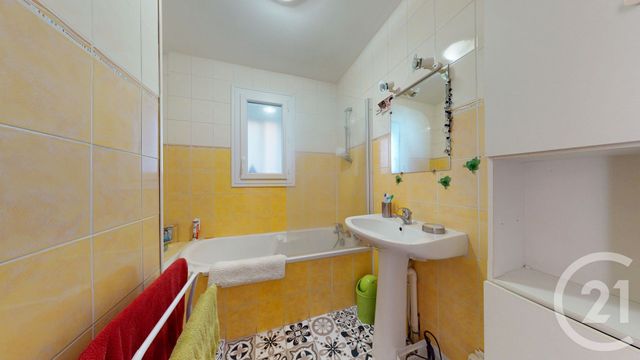 Appartement T4 à vendre - 3 pièces - 70.56 m2 - NANTES - 44 - PAYS-DE-LOIRE - Century 21 Longchamp