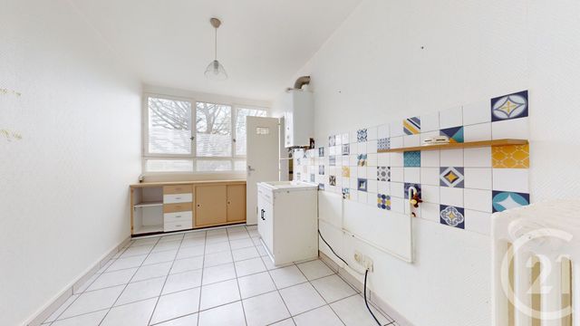 Appartement T4 à vendre - 5 pièces - 87.0 m2 - ST HERBLAIN - 44 - PAYS-DE-LOIRE - Century 21 Longchamp