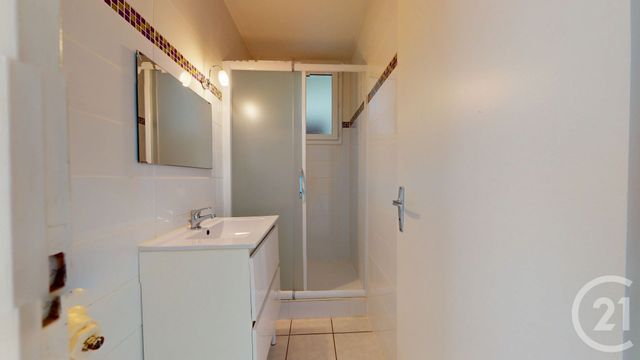 Appartement T4 à vendre - 5 pièces - 87.0 m2 - ST HERBLAIN - 44 - PAYS-DE-LOIRE - Century 21 Longchamp