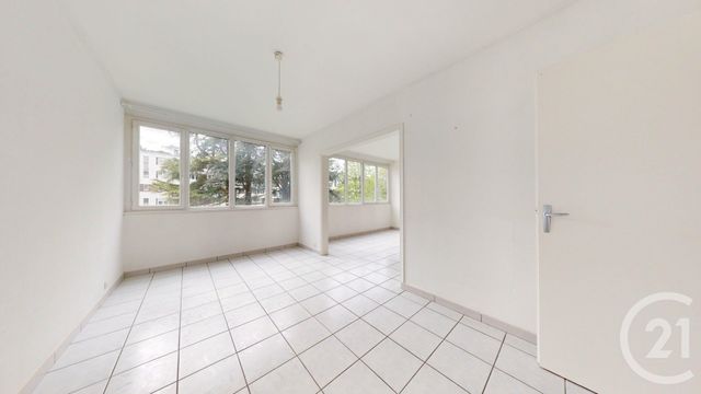 Appartement T4 à vendre - 5 pièces - 87.0 m2 - ST HERBLAIN - 44 - PAYS-DE-LOIRE - Century 21 Longchamp
