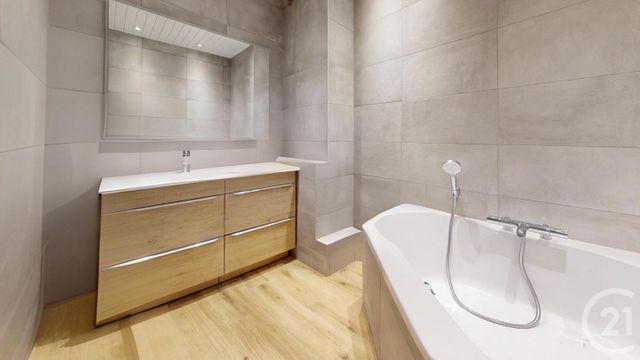 Appartement F4 à louer - 4 pièces - 98.8 m2 - NANTES - 44 - PAYS-DE-LOIRE - Century 21 Longchamp