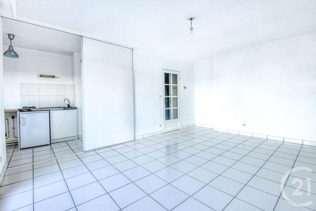 Appartement F2 à louer - 2 pièces - 48.0 m2 - NANTES - 44 - PAYS-DE-LOIRE - Century 21 Longchamp