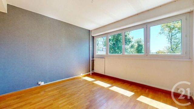 Appartement à vendre - 4 pièces - 74.21 m2 - ST HERBLAIN - 44 - PAYS-DE-LOIRE - Century 21 Longchamp