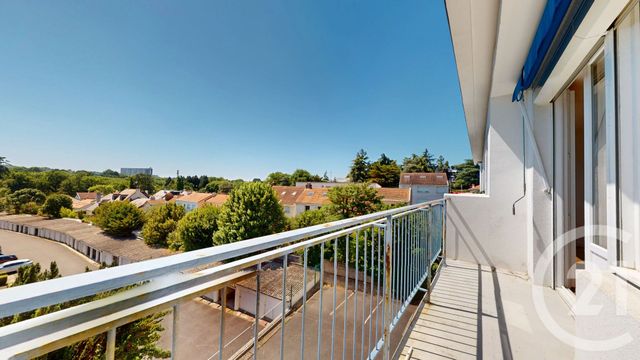 Appartement T4 à vendre - 4 pièces - 68.56 m2 - NANTES - 44 - PAYS-DE-LOIRE - Century 21 Longchamp