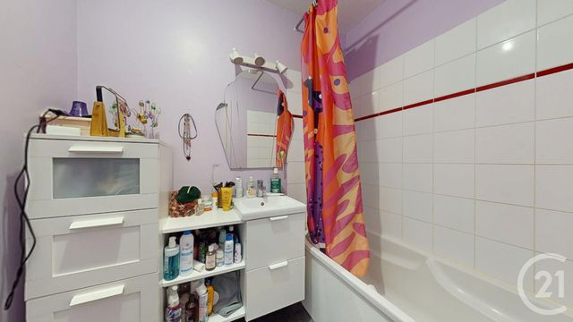 Appartement F3 à vendre - 3 pièces - 66.48 m2 - ST HERBLAIN - 44 - PAYS-DE-LOIRE - Century 21 Longchamp