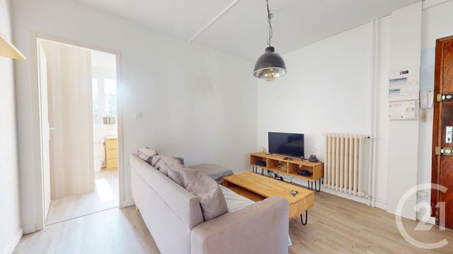 Appartement F3 à louer - 3 pièces - 46.92 m2 - ST HERBLAIN - 44 - PAYS-DE-LOIRE - Century 21 Longchamp