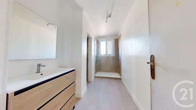 Appartement F4 à vendre - 4 pièces - 75.44 m2 - ST HERBLAIN - 44 - PAYS-DE-LOIRE - Century 21 Longchamp